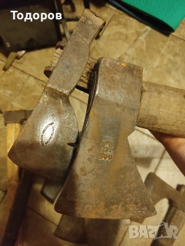 Стара брадва кривица топори, снимка 2 - Антикварни и старинни предмети - 53725675
