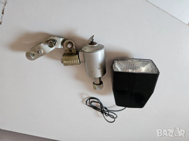 Фар и динамо за велосипед Балкан. Нови!, снимка 2 - Антикварни и старинни предмети - 52295866