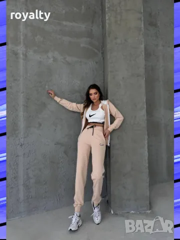 Nike дамски комплект от три части Различни цветове , снимка 12 - Комплекти - 49824468