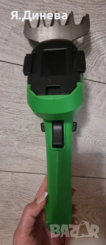 Акумулаторна ножица за жив плет Ferm, снимка 4 - Други инструменти - 52951179