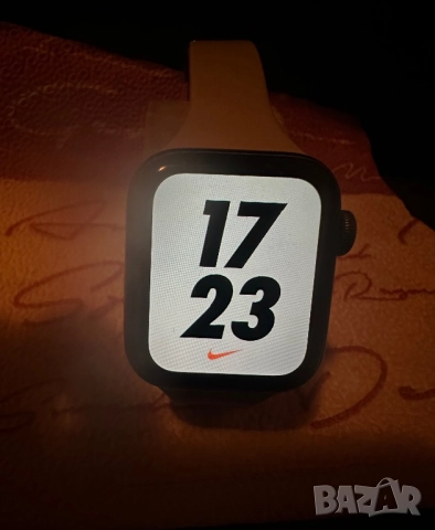 Apple watch SE 40mm Nike edition