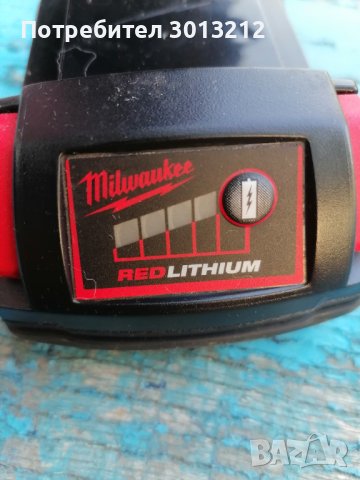 Батерия литиева държи ток