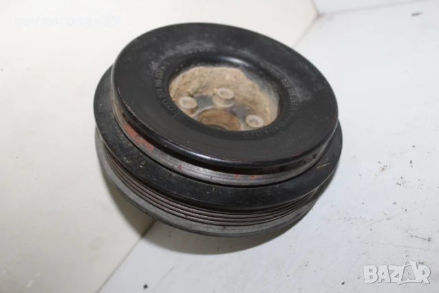 Демпферна шайба Фолксваген Голф 3 комби 1.9 tdi 90hp VW Golf 3  028105253A, снимка 2 - Части - 50855287