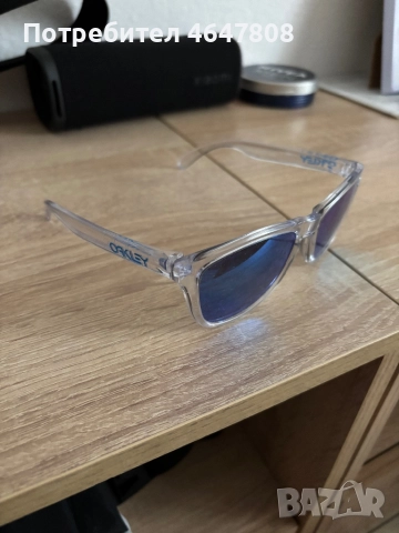 Очила Oakley frogskins, снимка 2 - Слънчеви и диоптрични очила - 52369463