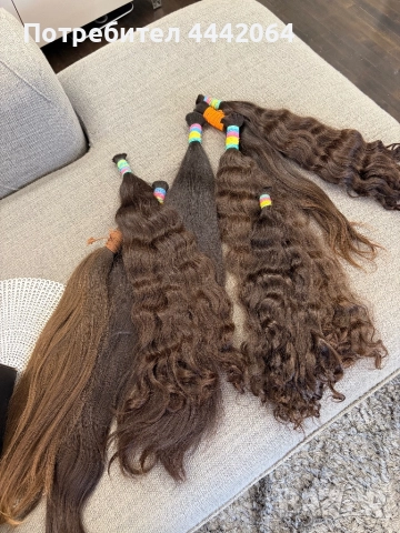 Естествена коса в различни цветове