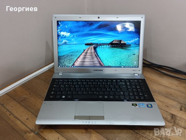 Лаптоп i3  Samsung RV520, снимка 1 - Лаптопи за дома - 39148678