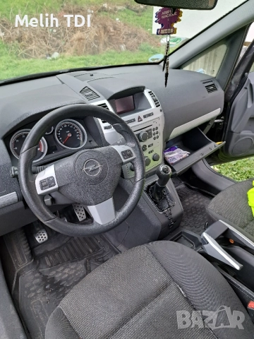 Open zafira 1.9CDti 2006, снимка 15 - Автомобили и джипове - 52116793