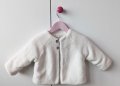 Ново мекичкк, топло палтенце на американския, моден бранд на Jessica Simpson, 6-9м, снимка 1 - Бебешки якета и елеци - 34453548