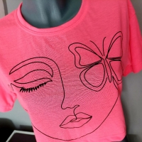Къса дамска блуза НОВА, снимка 1 - Тениски - 36092486