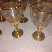 Антикварен сервиз за ракия  гравирани чаши богато позлатени с широк златен кант , снимка 2 - Антикварни и старинни предмети - 39096206