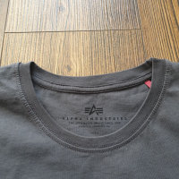 Страхотна мъжка тениска ALPHA INDUSTRIES  размер L / M , снимка 5 - Тениски - 36119425