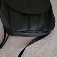 Продавам дамска чанта естествена кожа , снимка 4 - Чанти - 42227957