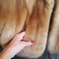 Елегантна кожена наметка от визон, снимка 4 - Якета - 44740955