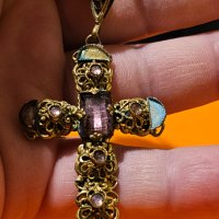 Стар бронзов кръст с камъни , вързанка  и патина по кръста за ценители и колекционери . - липсват дв, снимка 4 - Антикварни и старинни предмети - 41795534