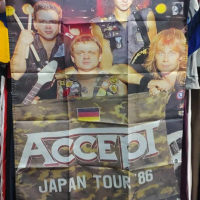 Accept Japan Tour 1986 Flag, снимка 1 - Китари - 44795725