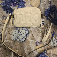 Дамска чанта с дълга регулираща се дръжка за през рамо Liu Jo, снимка 5 - Чанти - 44684241