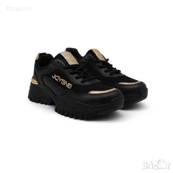 Дамски черни сникърси с масивна подметка и златисти акценти, снимка 1