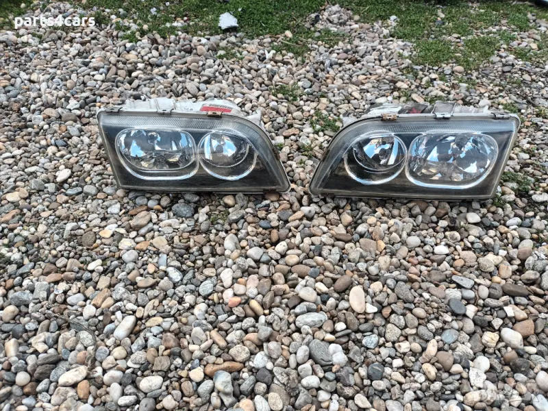 ляв и десен фар за волво В40 С40 VOLVO V40 S40, снимка 1