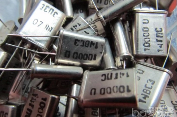 Кварц 10 Mhz метален Българско производство.Цената е за 1 бр, снимка 1