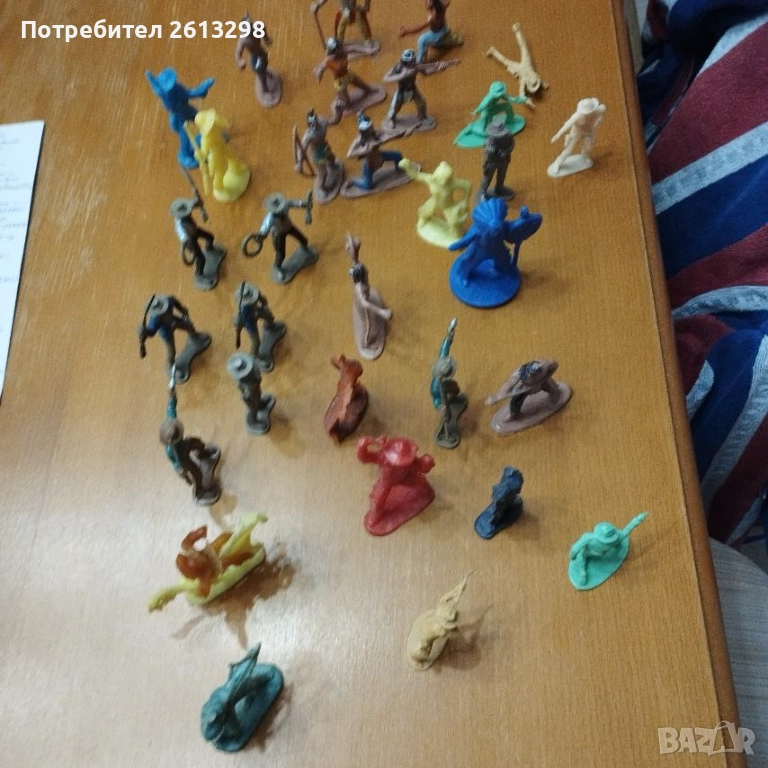 Фигурки индианци и каубойци, снимка 1