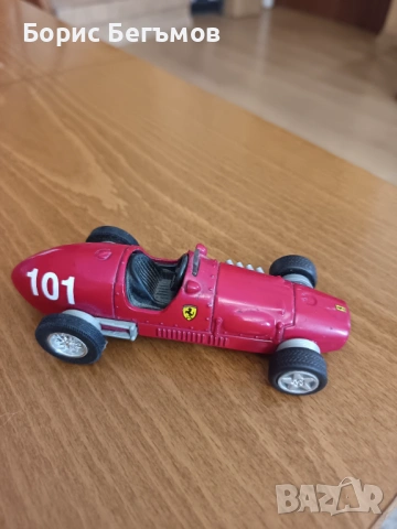 Ferrari 500 F2 1952 Formula 1 car 1:35, снимка 4 - Антикварни и старинни предмети - 53841707