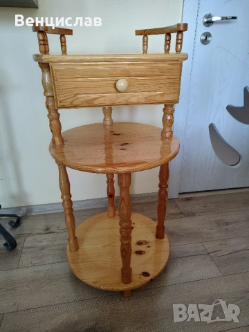 Нощно шкафче от чисто дърво /цветарник/