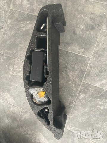 Резервен комплект оригинален за мерцедес ц класа w203 2007  Компресор за гуми лепило и инструменти