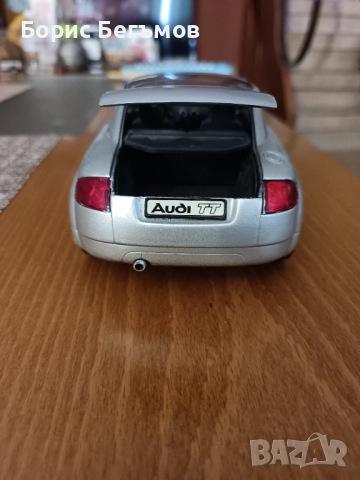 Количка Ауди/Audi Revell 1:18, снимка 7 - Колекции - 52564220