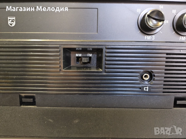 Радио Philips 390 Много добър външен вид. Работи само на средни вълни, на укв не работи., снимка 10 - Радиокасетофони, транзистори - 52638556