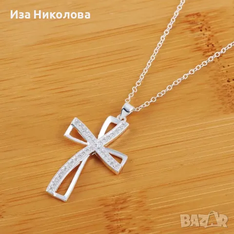 Сребърен кръст с кристали, снимка 3 - Колиета, медальони, синджири - 50316440