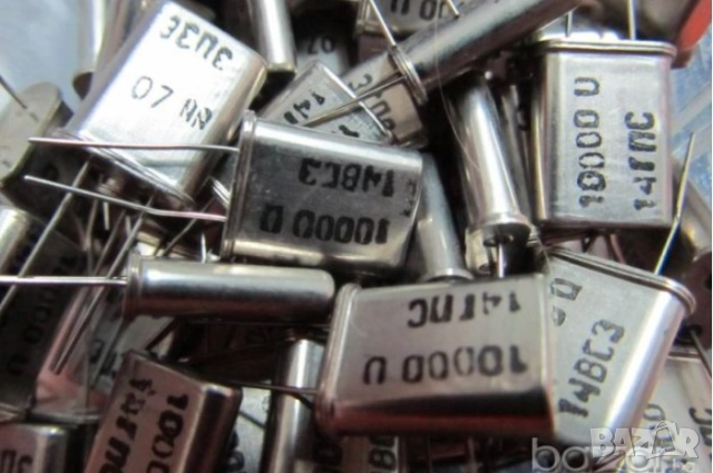 Кварц 10 Mhz метален Българско производство.Цената е за 1 бр