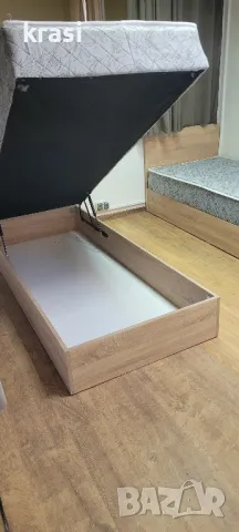 Продавам леглa с повдигаш механизъм и ракла, снимка 5 - Дивани и мека мебел - 44133518