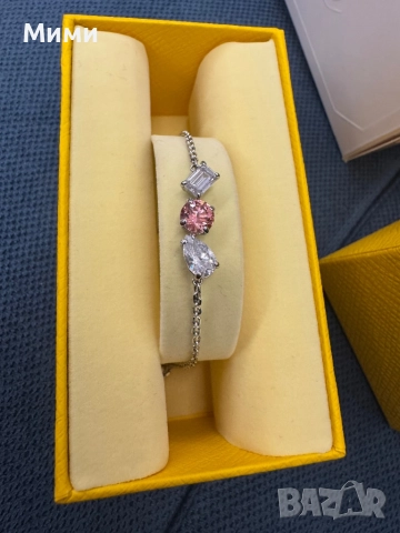 Дамска гривна Swarovski НОВА, снимка 4 - Гривни - 52495808