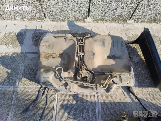 Резервоар - Бензинов + Нивомер За Нисан Примера Седан 1991г / Nissan Primera Sedan 1991y, снимка 2 - Части - 51715308