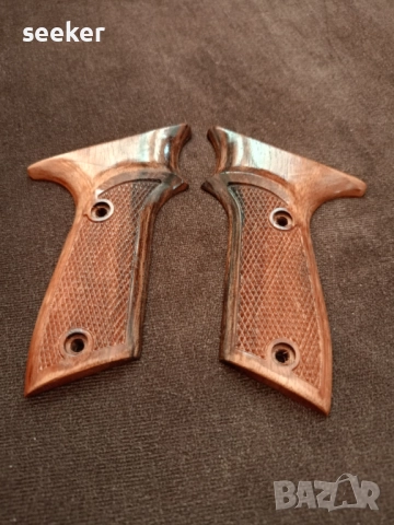 Орехови чирени за пистолет Марго., снимка 3 - Оборудване и аксесоари за оръжия - 50492300