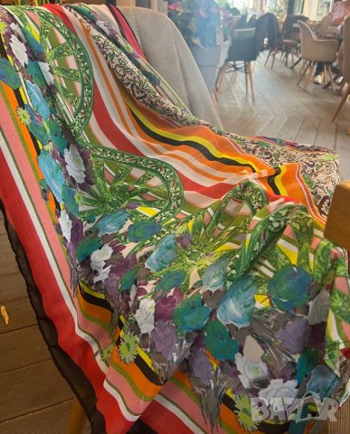 Уникален розов шал  Roberto Cavalli, снимка 7 - Шалове - 42497140