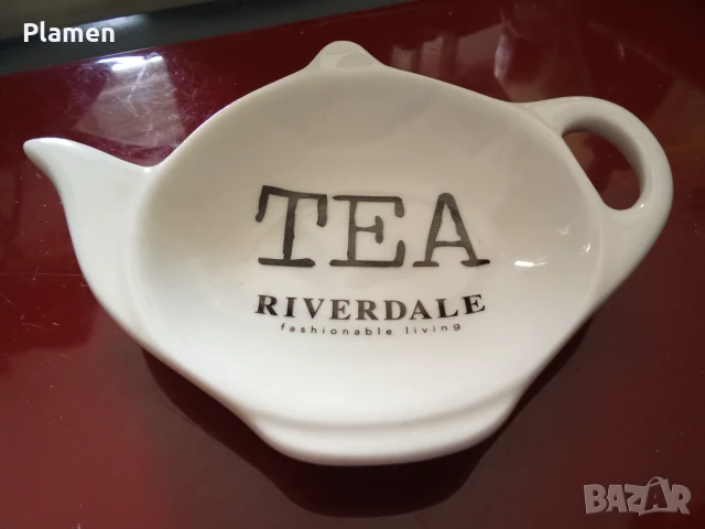 Порцеланова английска чинийка с форма на чайник , снимка 1