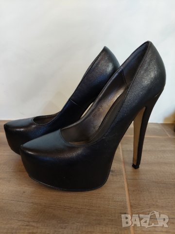 Елегантни черни кожени обувки с висок ток  Tendenz