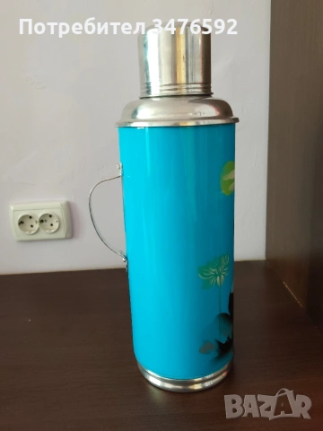 Голям Винтидж Термос 2 литра, снимка 2 - Антикварни и старинни предмети - 53620441
