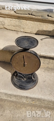 старинен професионален кухненски кантар везна чугун и бронз