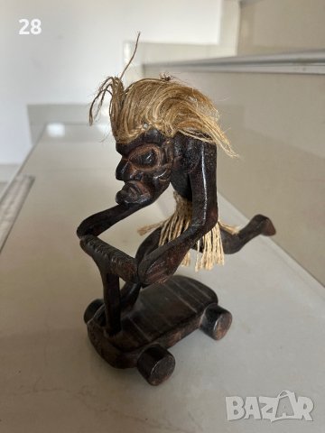 Дървена статуетка от Бали