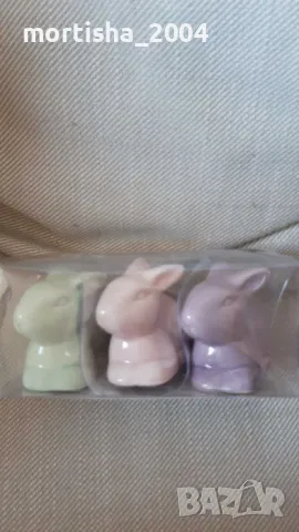 Трио разноцветни зайчета