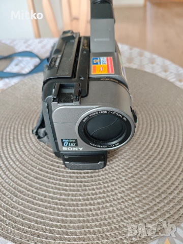 Камера Сони на касета, снимка 6 - Камери - 53737625