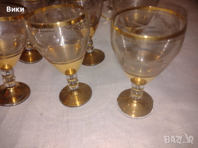 Антикварен сервиз за ракия  гравирани чаши богато позлатени с широк златен кант , снимка 2 - Антикварни и старинни предмети - 39096206