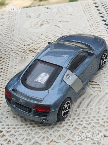 Audi R8 1/43, снимка 4 - Колекции - 51633397