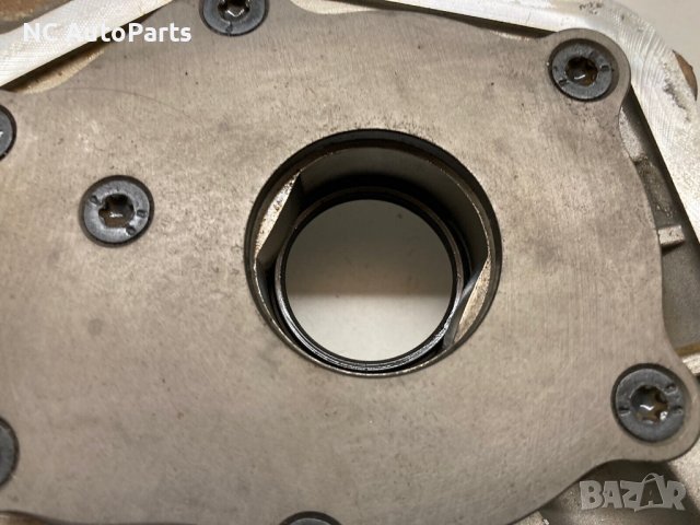 Маслена помпа за Ford Форд Фиеста 1.25 бензин SNJC 82 коня 98MM-6600-D7B 2016, снимка 2 - Части - 39373120