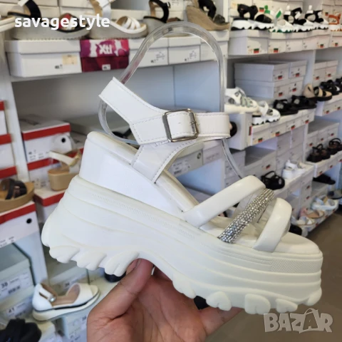 Страхотни летни сандали в бяло на платформа , снимка 3 - Сандали - 51296217