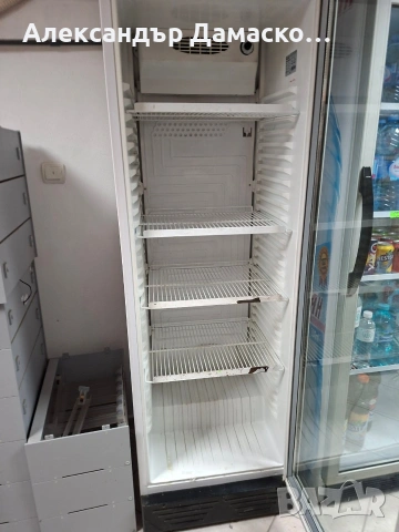 Хладилна витрина