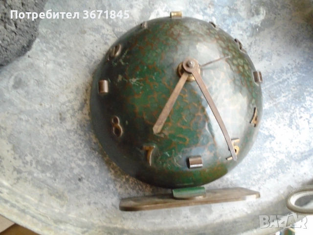 интересен антикварен часовник, метален, снимка 3 - Антикварни и старинни предмети - 53195682