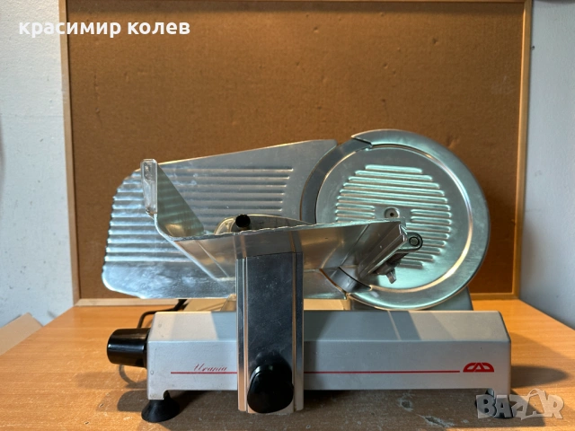 италианска професионална машина за рязане на месо ,колбаси,кашкавал " CAD URANIA", снимка 4 - Обзавеждане на кухня - 53709254